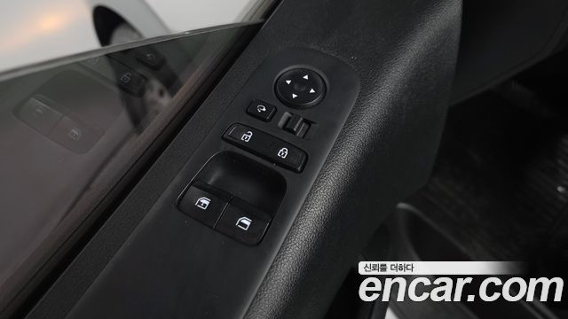 Hyundai Staria Cargo 5-Seater Smart 2023 — фото 28