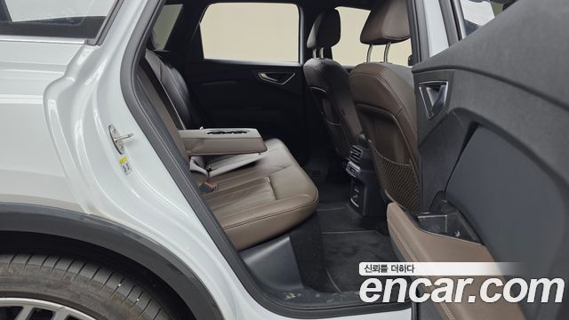 Audi Q4 e-tron (F4) 45 Premium 2025 — фото 12