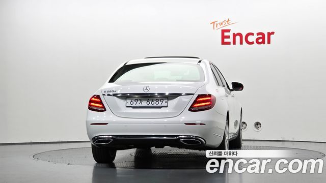 Mercedes-Benz E-Class (W213) E220d Exclusive 2017 — фото 4