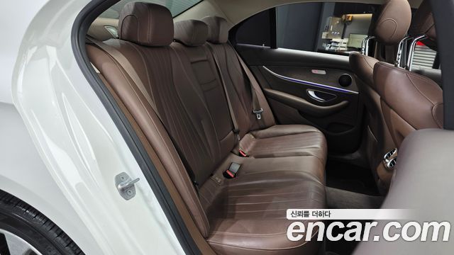 Mercedes-Benz E-Class (W213) E220d Exclusive 2017 — фото 12