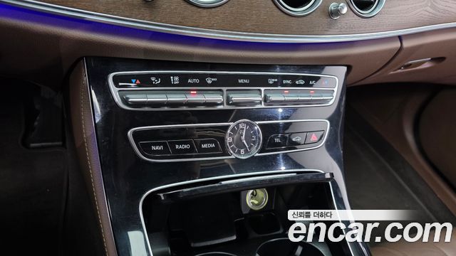 Mercedes-Benz E-Class (W213) E220d Exclusive 2017 — фото 17