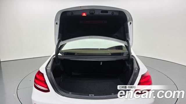 Mercedes-Benz E-Class (W213) E220d Exclusive 2017 — фото 20