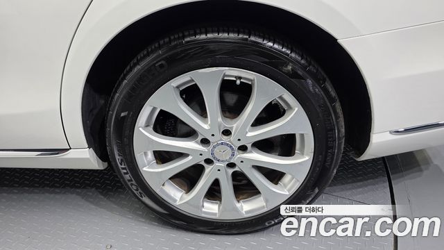 Mercedes-Benz E-Class (W213) E220d Exclusive 2017 — фото 21