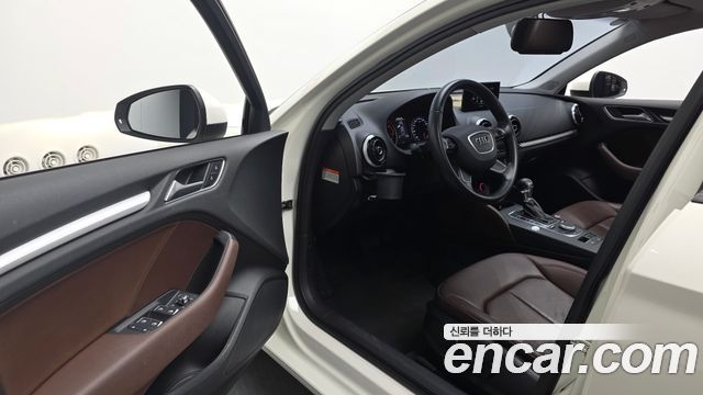 Audi A3 25 TDI Dynamic 8V 2015 — фото 10