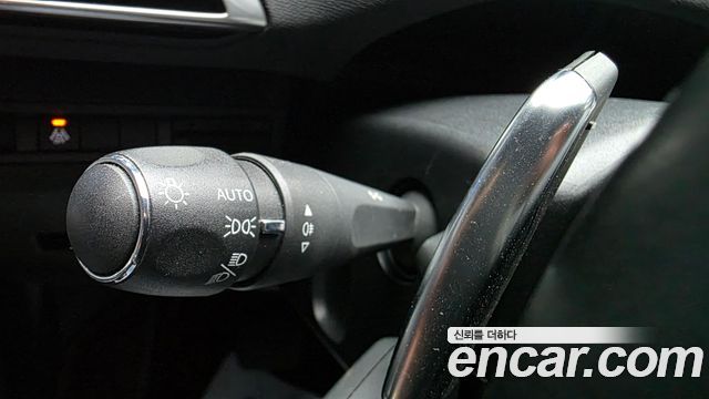 Peugeot 3008 (II) 1.2 Pure Tech Allure 2022 — фото 19