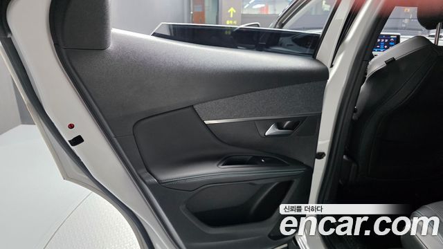 Peugeot 3008 (II) 1.2 Pure Tech Allure 2022 — фото 25