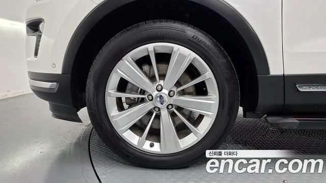 Ford Explorer 2.3 Limited 4WD 5th 2019 — фото 5
