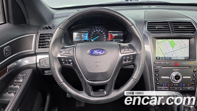Ford Explorer 2.3 Limited 4WD 5th 2019 — фото 17
