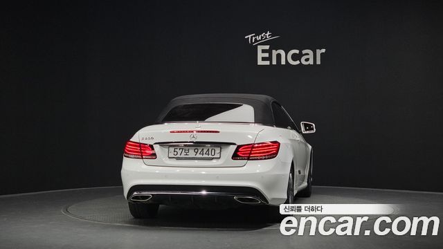 Mercedes-Benz E-Class (W212) E200 Cabriolet 2014 — фото 4
