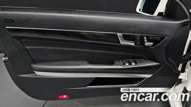 Mercedes-Benz E-Class (W212) E200 Cabriolet 2014 — фото 24