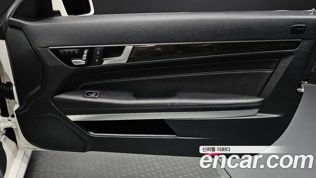 Mercedes-Benz E-Class (W212) E200 Cabriolet 2014 — фото 25