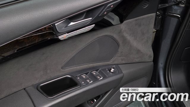 Audi A8 50 TDI Quattro LWB D4 2015 — фото 16