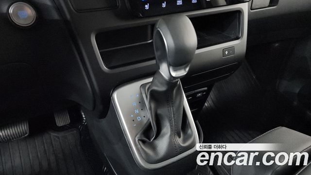 Hyundai Staria L3.5 Cargo 3-Seater Modern 2023 — фото 9