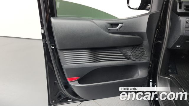 Hyundai Staria L3.5 Cargo 3-Seater Modern 2023 — фото 25