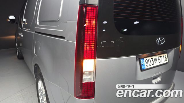 Hyundai Staria Cargo 3-Seater Modern 2023 — фото 23