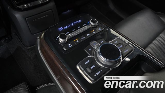 Genesis EQ900 3.8 GDI AWD Luxury 2018 — фото 18