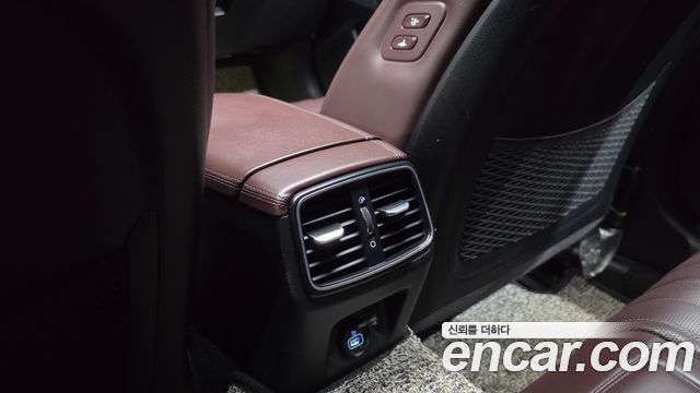 Genesis G70 Gasoline 2.0T 2WD 2022 — фото 30