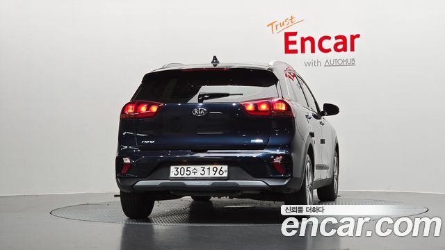 Kia Niro 1.6 HEV Luxury 2020 — фото 4