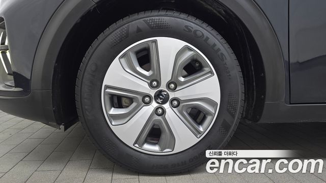 Kia Niro 1.6 HEV Luxury 2020 — фото 5