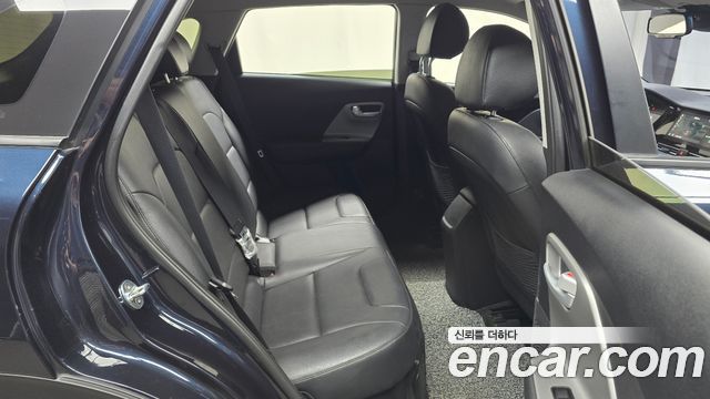 Kia Niro 1.6 HEV Luxury 2020 — фото 11