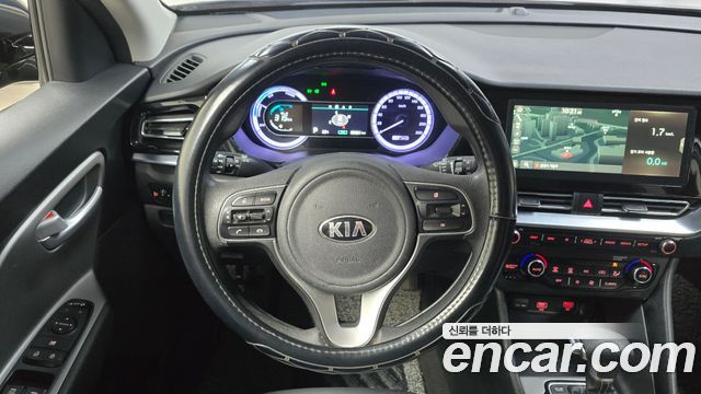 Kia Niro 1.6 HEV Luxury 2020 — фото 12