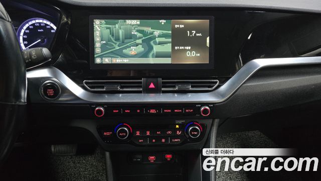 Kia Niro 1.6 HEV Luxury 2020 — фото 13