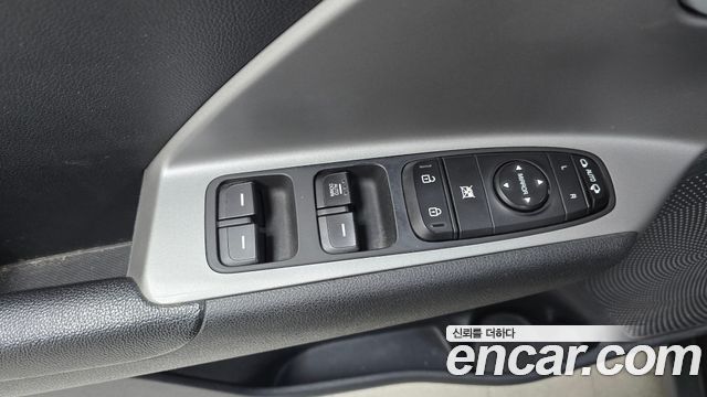 Kia Niro 1.6 HEV Luxury 2020 — фото 16
