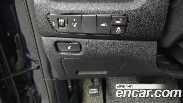 Kia Niro 1.6 HEV Luxury 2020 — фото 18