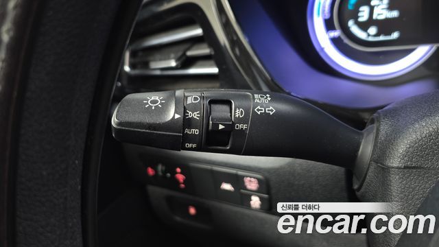 Kia Niro 1.6 HEV Luxury 2020 — фото 20