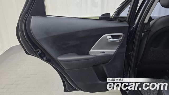 Kia Niro 1.6 HEV Luxury 2020 — фото 25