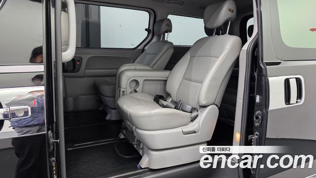 Hyundai Grand Starex Wagon 12-Seater Smart 2019 — фото 12