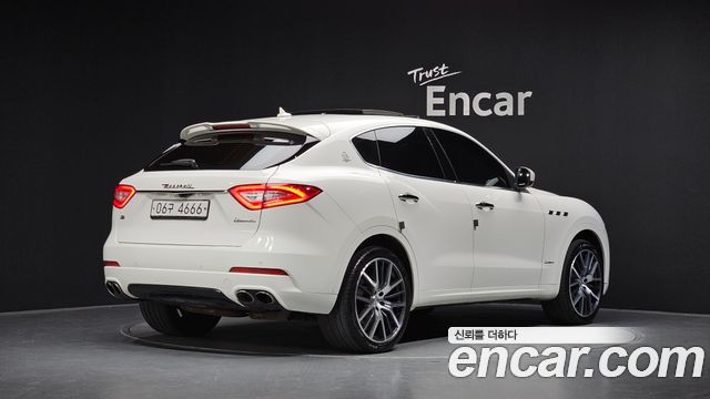 Maserati Levante 3.0 AWD GranSport 2018 — фото 2