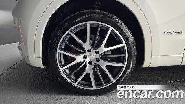 Maserati Levante 3.0 AWD GranSport 2018 — фото 5