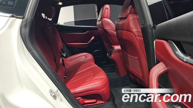 Maserati Levante 3.0 AWD GranSport 2018 — фото 11