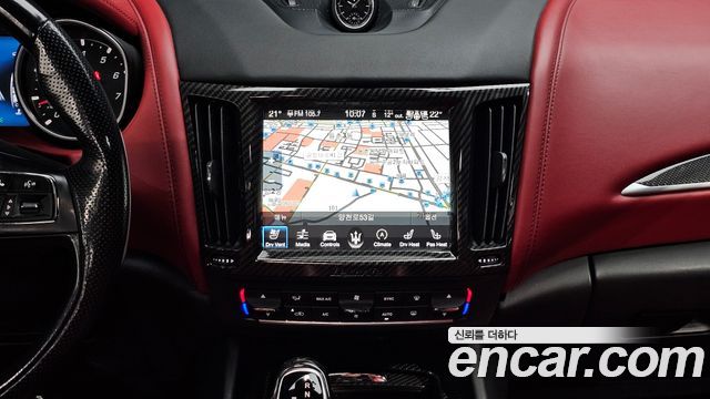 Maserati Levante 3.0 AWD GranSport 2018 — фото 18