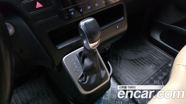 Hyundai Staria Cargo 3-Seater Modern 2022 — фото 9
