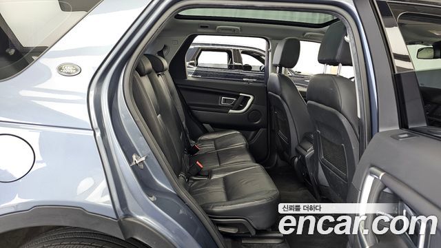 Land Rover Discovery Sport 2.0 TD4 SE 2018 — фото 12