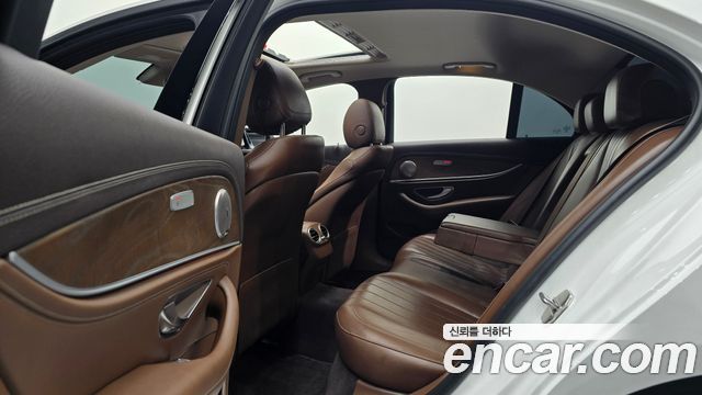 Mercedes-Benz E-Class (W213) E220d Exclusive 2019 — фото 12
