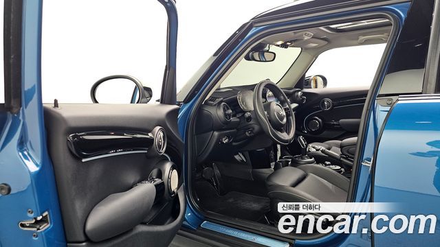 MINI Cooper S 5Door Classic Third Generation 2022 — фото 10