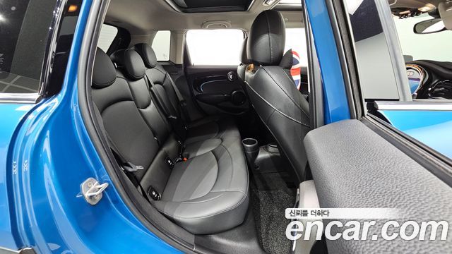 MINI Cooper S 5Door Classic Third Generation 2022 — фото 16