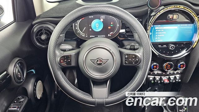 MINI Cooper S 5Door Classic Third Generation 2022 — фото 17