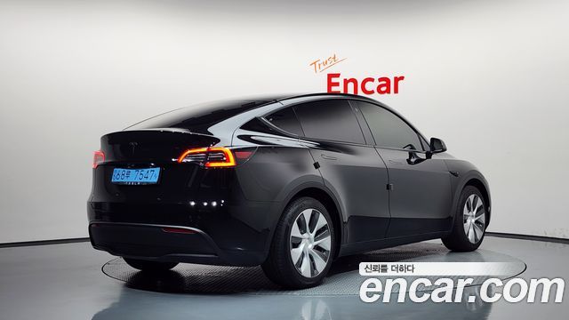 Tesla Model Y Standard Range RWD 2021 — фото 2