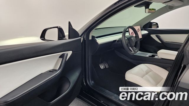 Tesla Model Y Standard Range RWD 2021 — фото 10