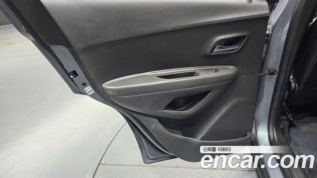 Chevrolet Trax 1.4 Premier 2020 — фото 25