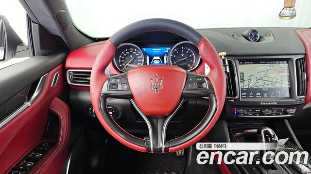 Maserati Levante 3.0 AWD GranSport 2018 — фото 12