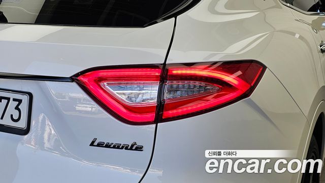 Maserati Levante 3.0 AWD GranSport 2018 — фото 23