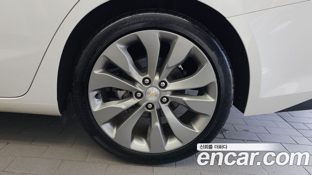 Chevrolet Malibu 2.0 Turbo LT Permium 2017 — фото 21
