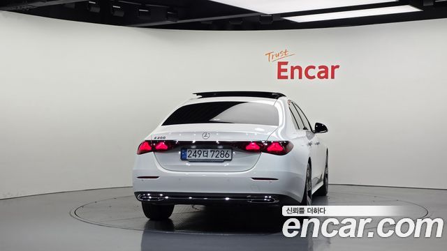 Mercedes-Benz E-Class (W214) E200 Avantgarde 2025 — фото 4