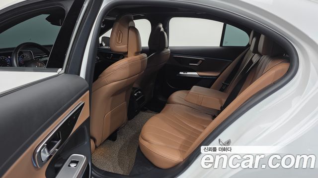 Mercedes-Benz E-Class (W214) E200 Avantgarde 2025 — фото 12