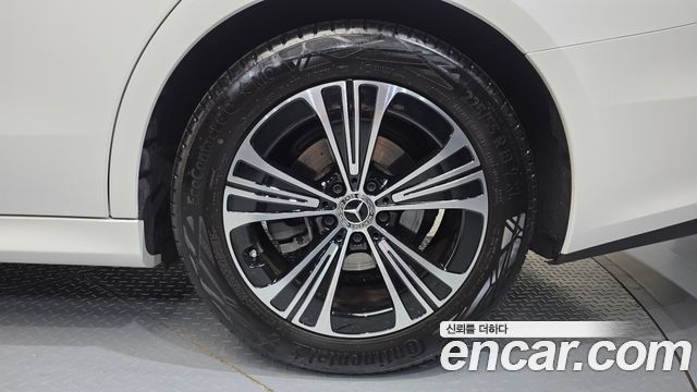 Mercedes-Benz E-Class (W214) E200 Avantgarde 2025 — фото 21